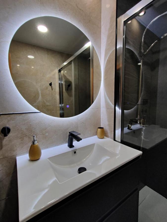 Budha Luxury Apartment Centro Historico De Malaga Exterior photo